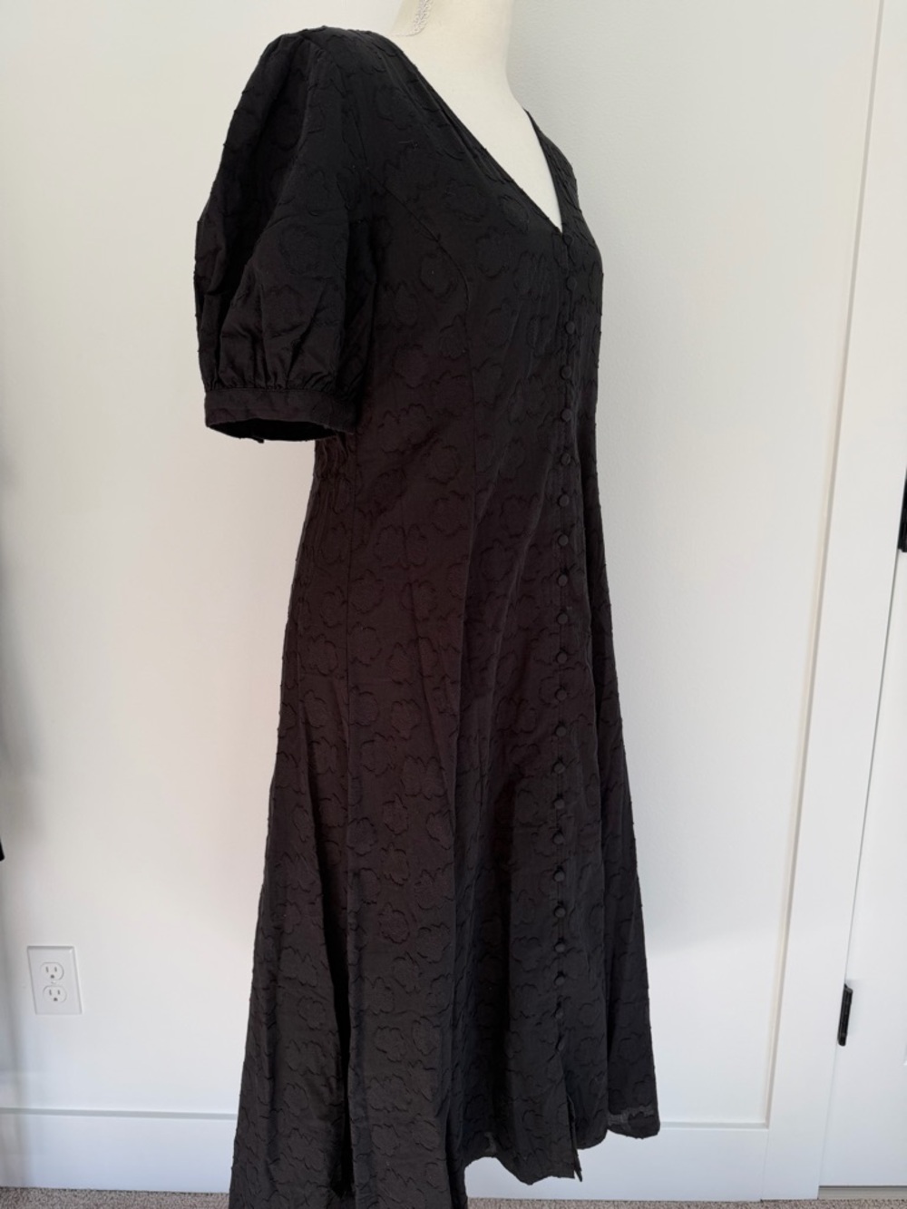 Madewell Floral Jacquard Puff-Sleeve Button-Front Lined Midi Dress in Black - Picture 7 of 7